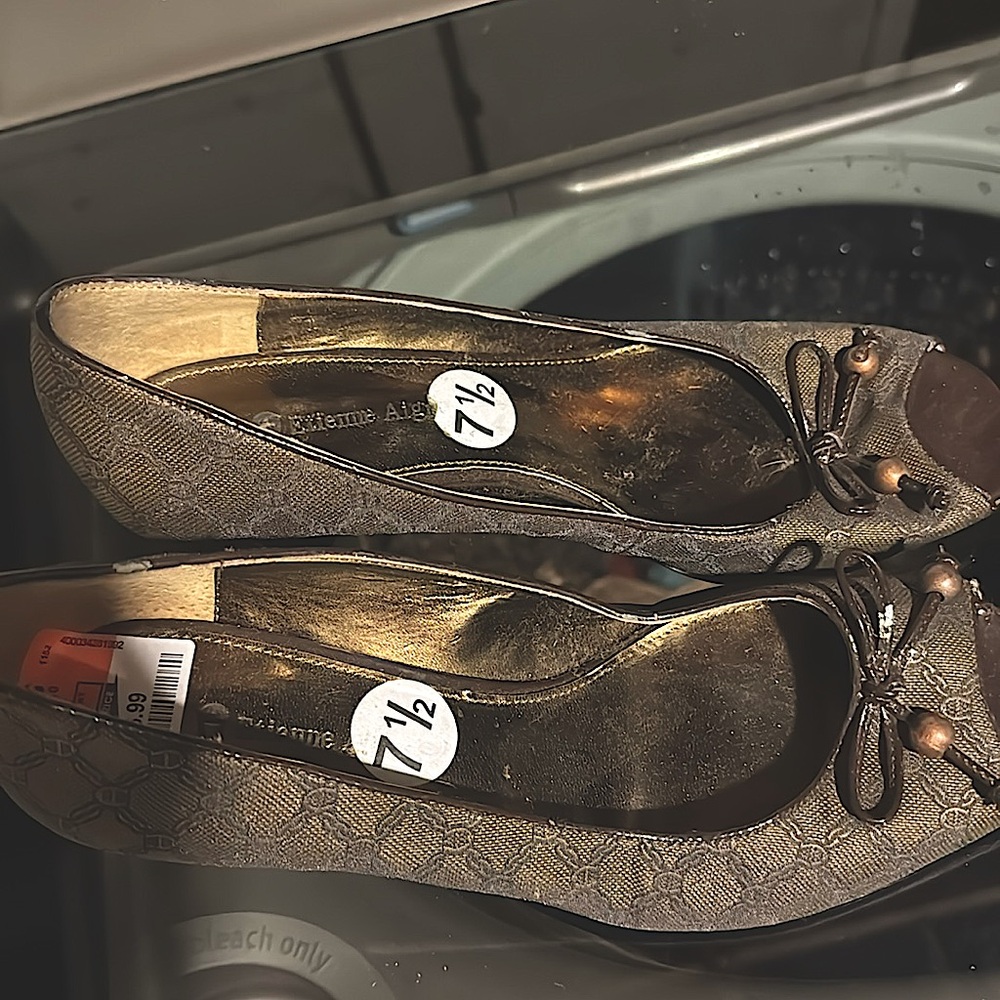 ETIENNE AIGNER HEELS
